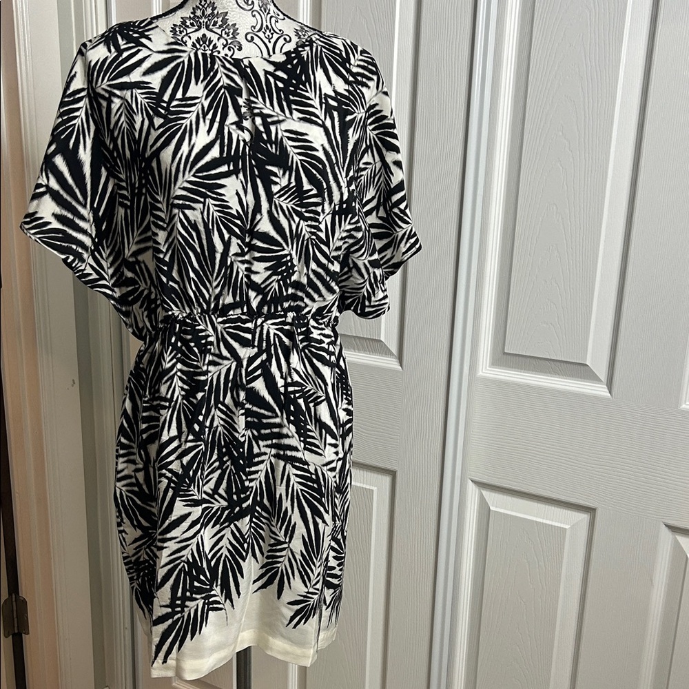 Akiko‎ Black White Tropical Mini Dress Silk M Cinch Waist